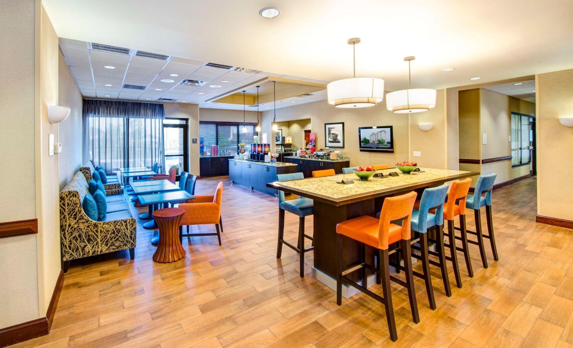 Hampton Inn & Suites Atlanta-Galleria Smyrna Ngoại thất bức ảnh