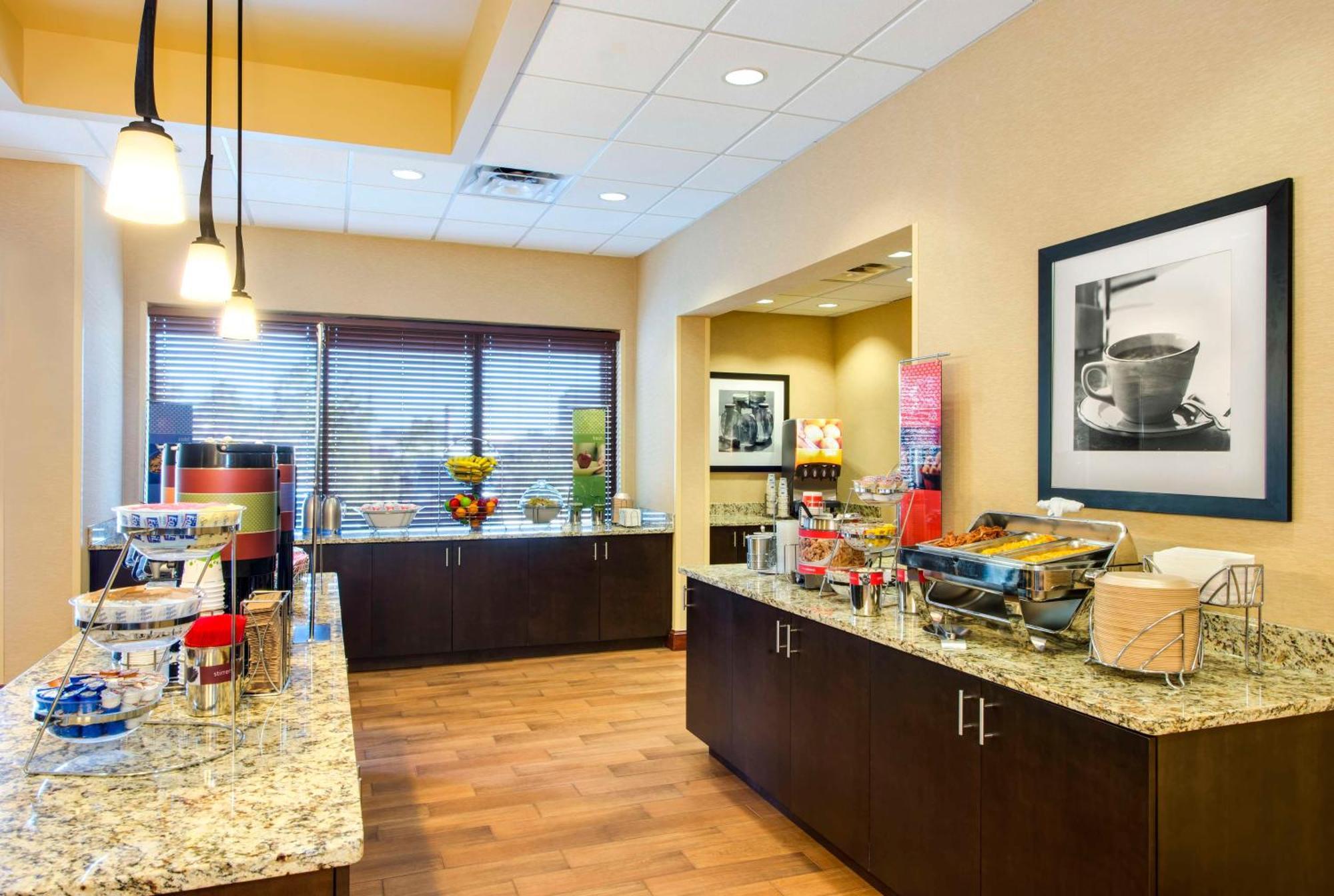 Hampton Inn & Suites Atlanta-Galleria Smyrna Ngoại thất bức ảnh